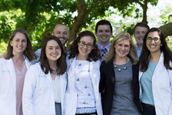 完全综合服务训练准备与Coe笑