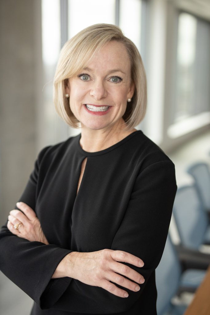 莱斯利H纳尔逊-贝尼尔